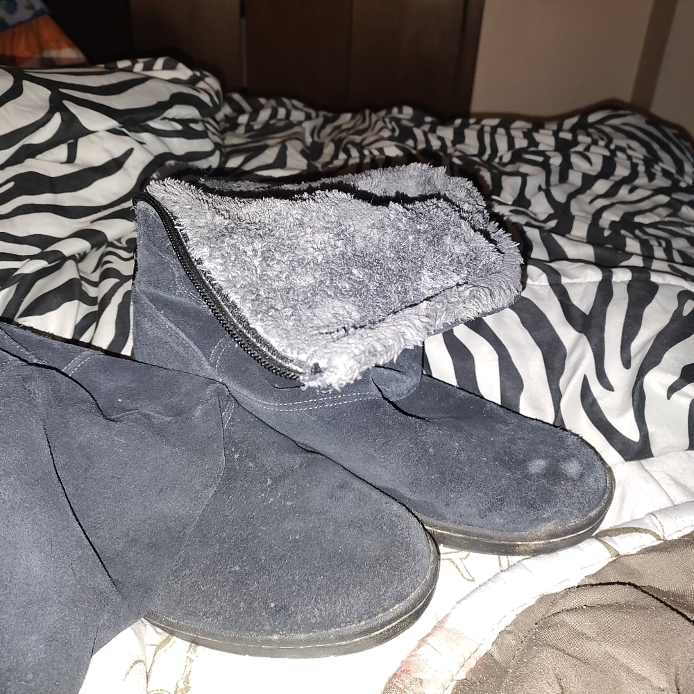 Woman's boots - Picture 3 of 4
